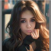 Dottoressa in Scienze della comunicazione capace di parlare, leggere e scrivere in 5 lingue.